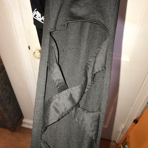 Crop hoodie and distressed joggers - Picture 4 of 6